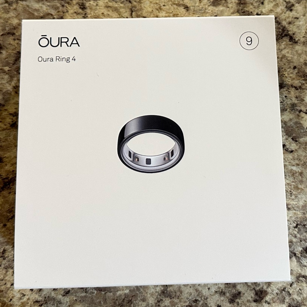 Oura Ring Gen 4 in Black SIZE 9 NEW IN BOX